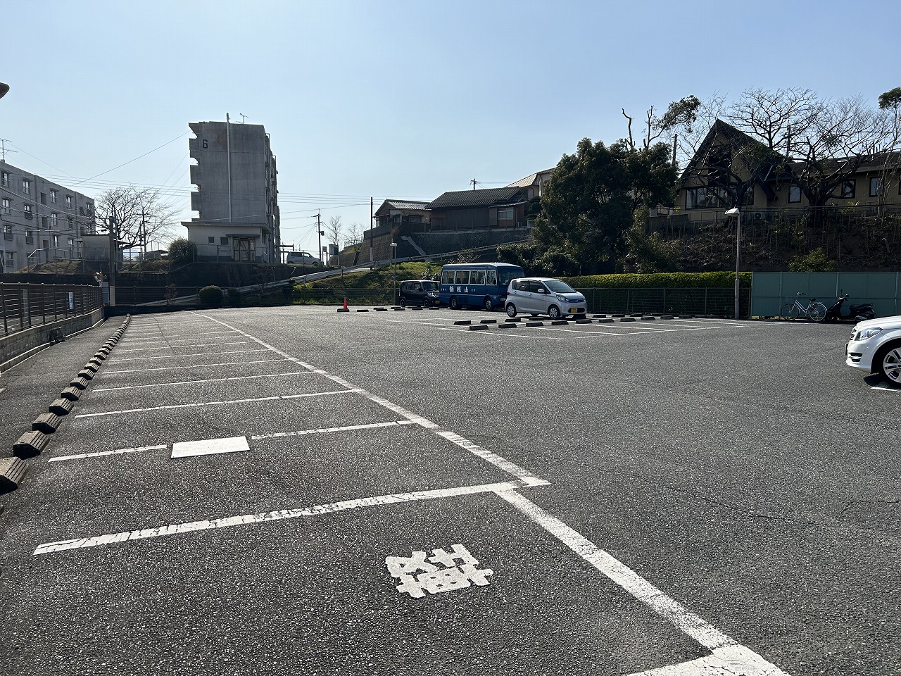 山賊鍋若園店　駐車場